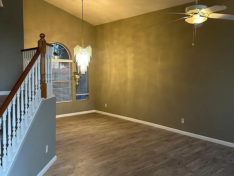 1649 W Commerce Ave — Photo 38