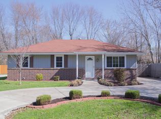 407 E Lynn St, Nixa, MO 65714