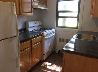 67 Cooper Dr APT 2B, New Rochelle, NY 10801