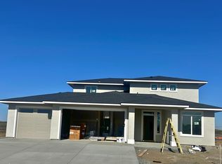 8701 Dusty Maiden Dr, Pasco, WA