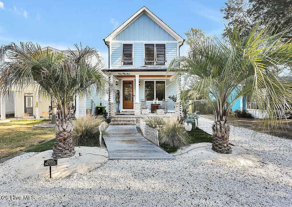 1st image of 914 N Caswell Avenue