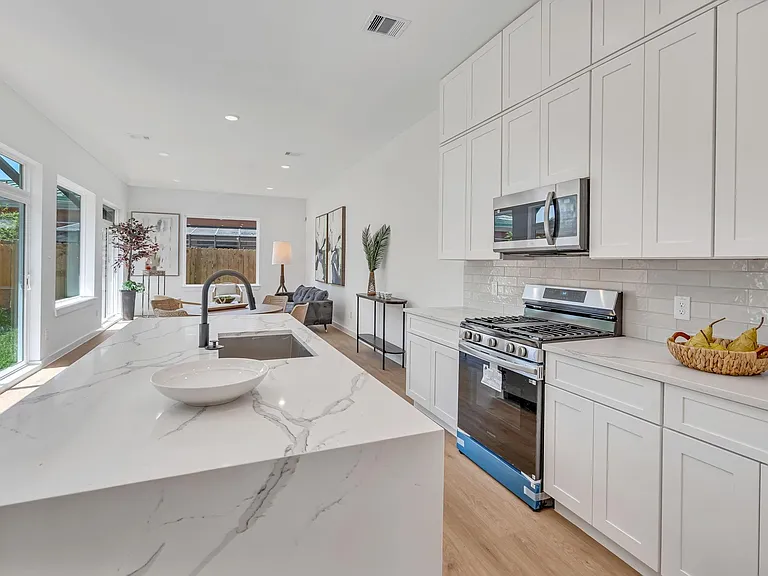 3620 Sauer St #B — Photo 13