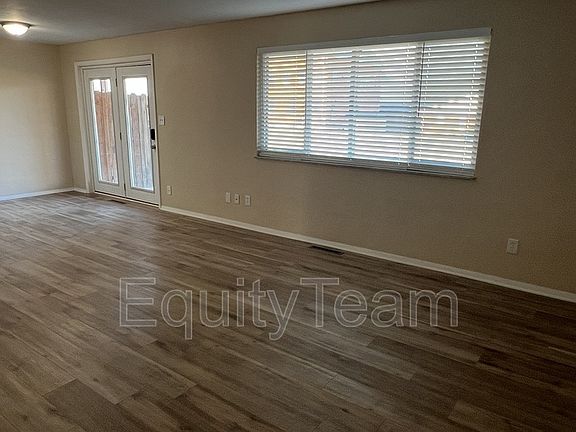 2nd image of 1025 E Pearl St APT A