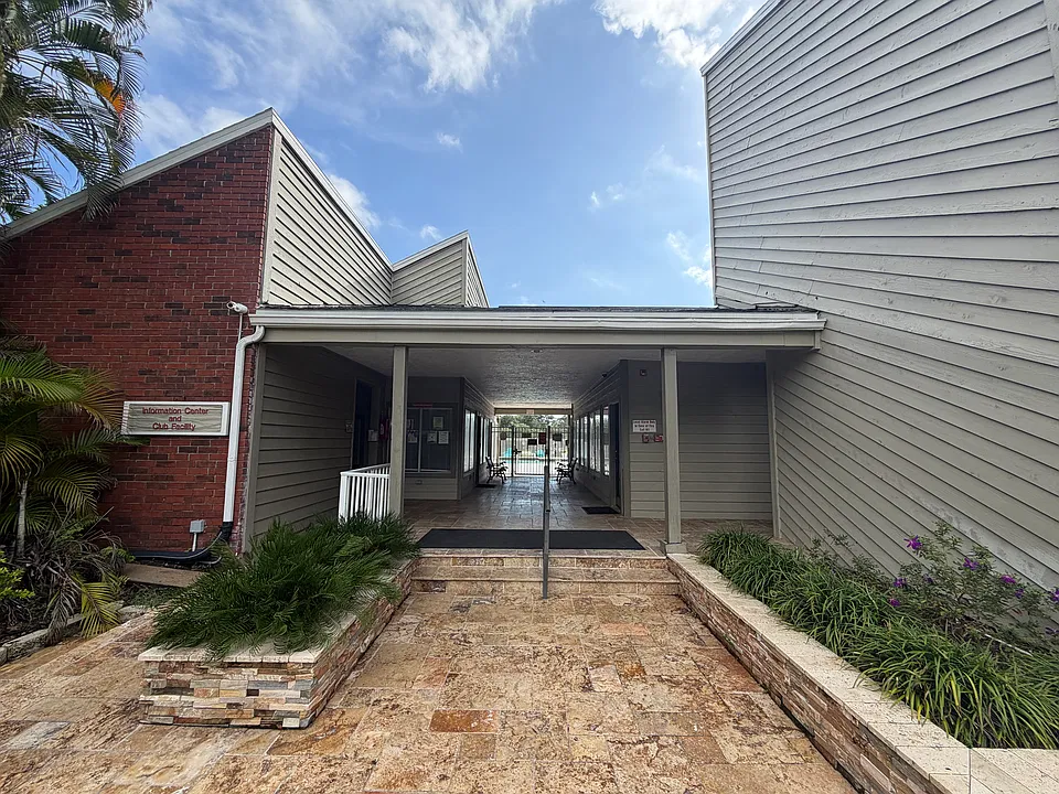 9100 Dr Martin Luther King Jr St N #301