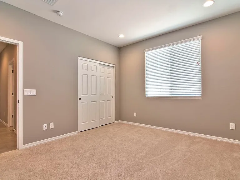 6303 S 24th Pl — Photo 26