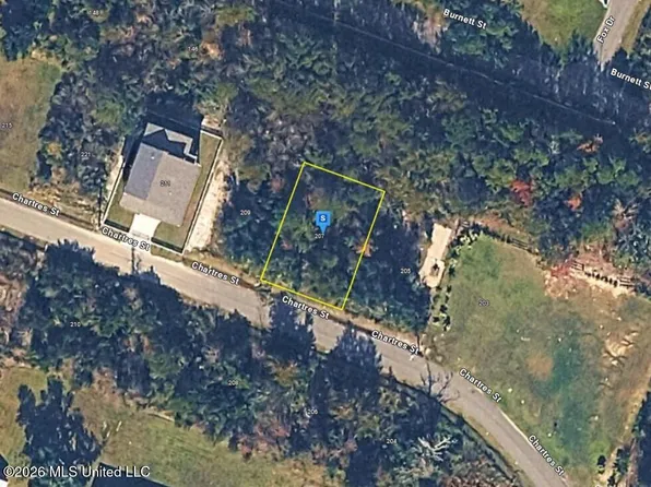 207 Chartres Dr, Bay Saint Louis, MS 39520