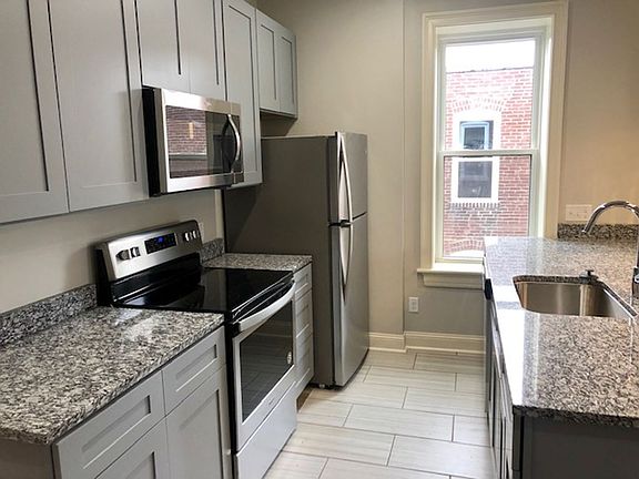 3rd image of 4419-21 Swan Ave #4421