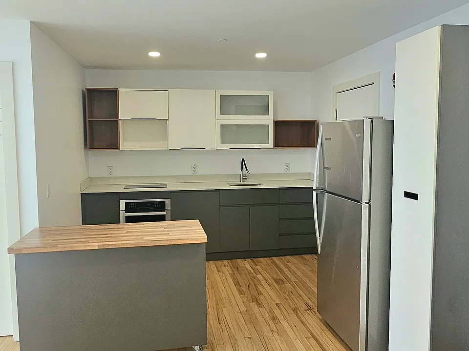 35 Springside Ave #1E