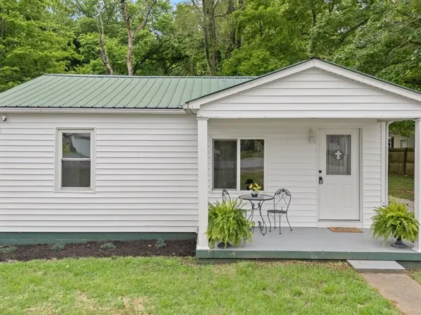 124 New St, Horse Cave, KY 42749