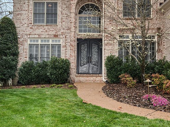 3rd image of 9111 Concord Hunt Cir