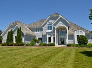 W301N3260 Windrush Cir, Pewaukee, WI 53072