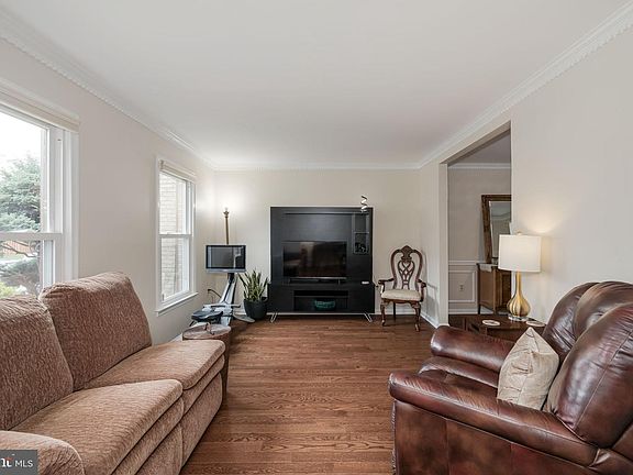 3rd image of 6005 Southward Way