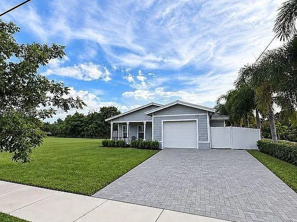 22066 Miami Ave, Miami, FL 33170