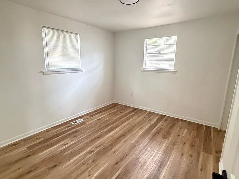 1940 Arrowhead Rd — Photo 6