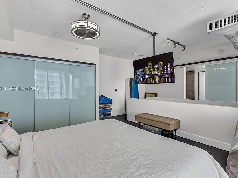 690 SW 1st Ct #Penthouse II16 — Photo 8