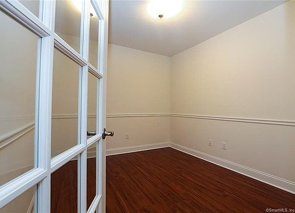 5th image of 593 Main St Unit 201
