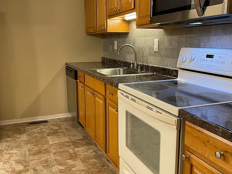 6423 Colony Way — Photo 5