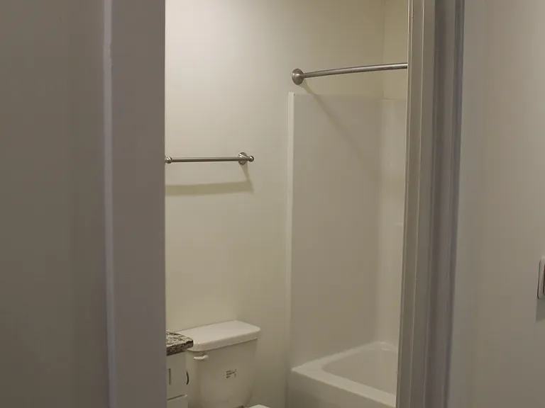 114 W Court St #101 — Photo 3