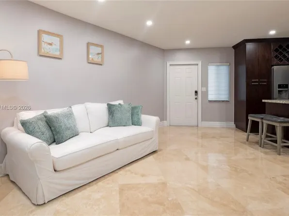 1723 NE Miami Gardens Dr APT 235, Miami, FL 33179