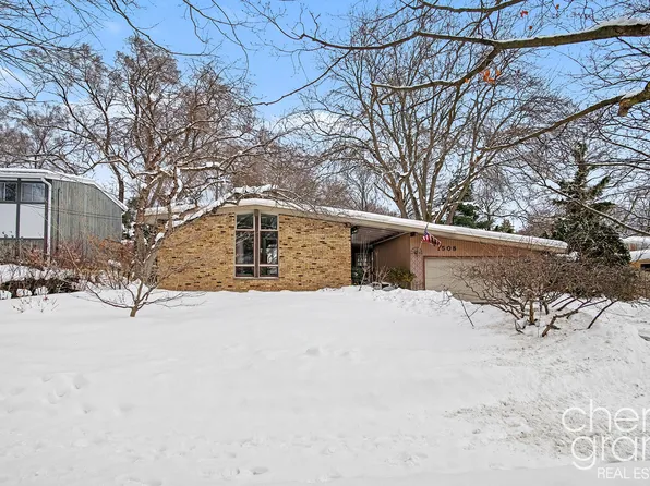 1508 Pinecrest Ave SE, East Grand Rapids, MI 49506