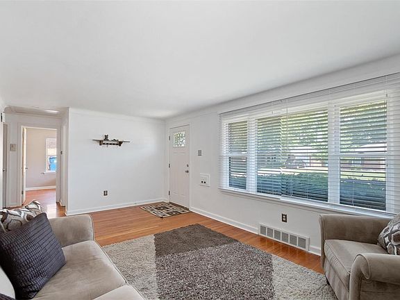 5th image of 9416 Eucalyptus Dr