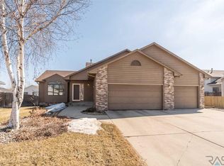 6508 S Crane Ave, Sioux Falls, SD 57108