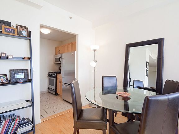 2nd image of 250 E 30th St APT 9G