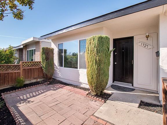 3rd image of 1327 Boa Vista Dr