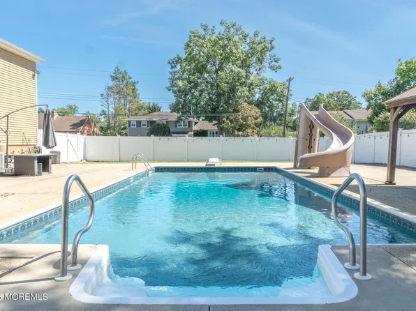 31 Kim Lane, Toms River, NJ 08755