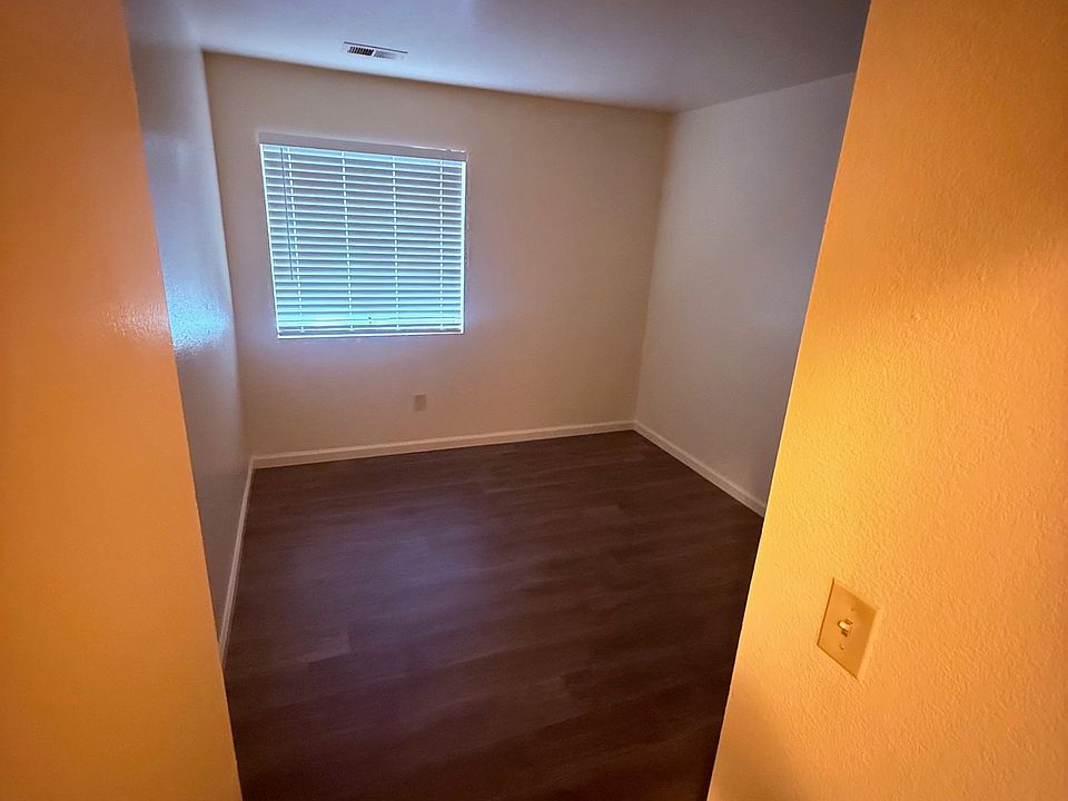 1st image of 351 Howard Ct
