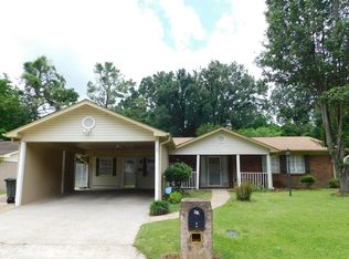 208 Alfred Dr, Vicksburg, MS 39180