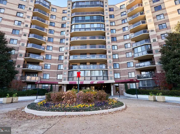 8370 Greensboro Dr APT 414, Mc Lean, VA 22102