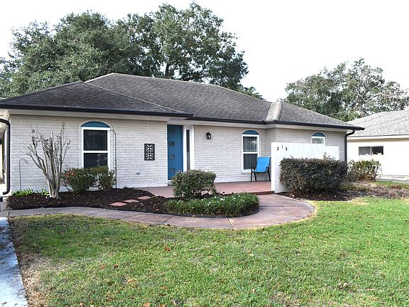 2nd image of 218 Debby Dr