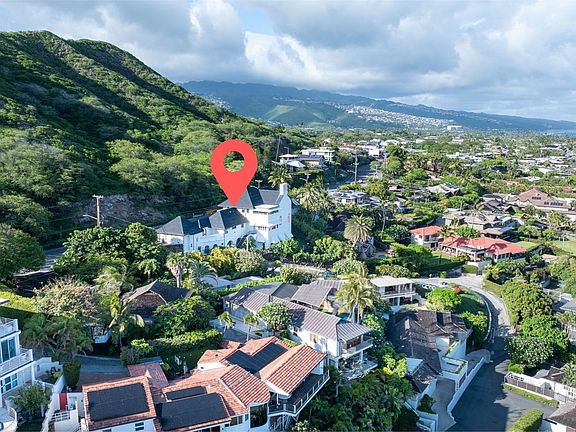 2nd image of 3647 Diamond Head Rd