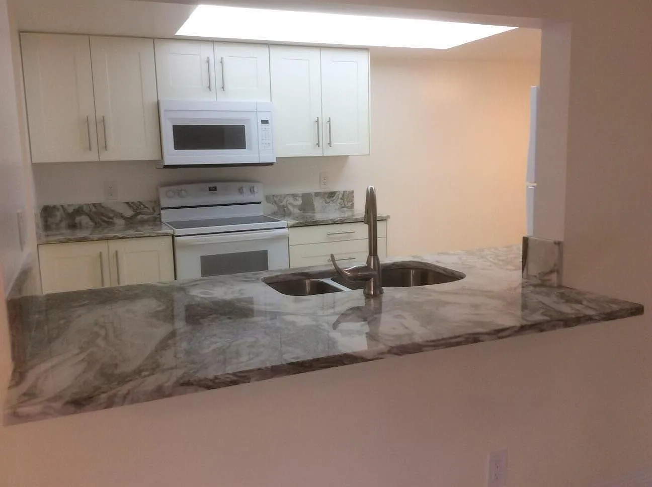 2 bed, 2.0 bath, 1175 sqft, $2,400 — Photo 3