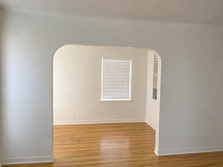 471 Branch St — Photo 3