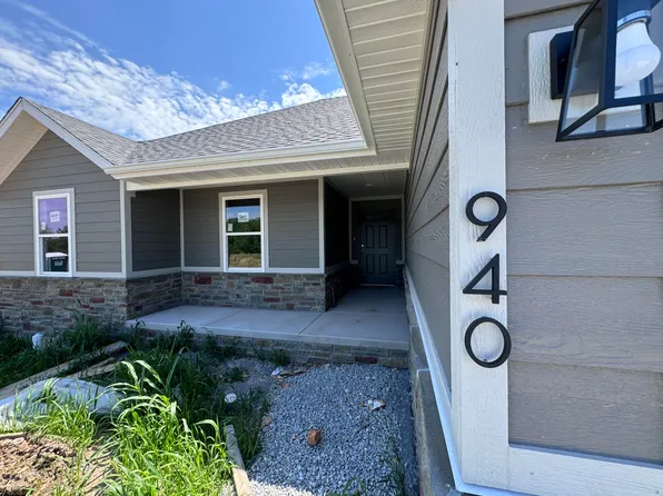 940 S Gettysburg Loop, Republic, MO 65738