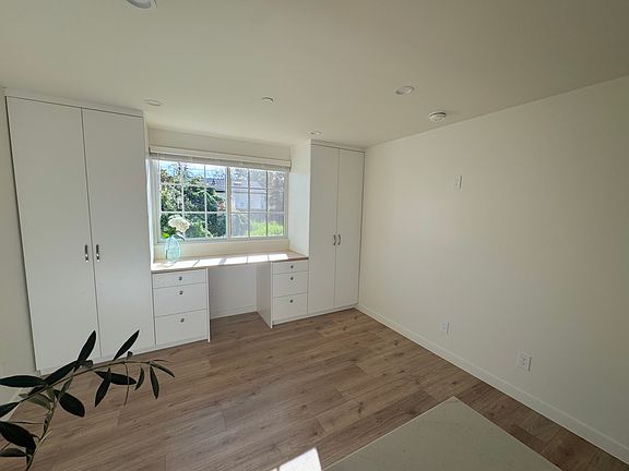 4th image of 230 W Cedar Ave #1