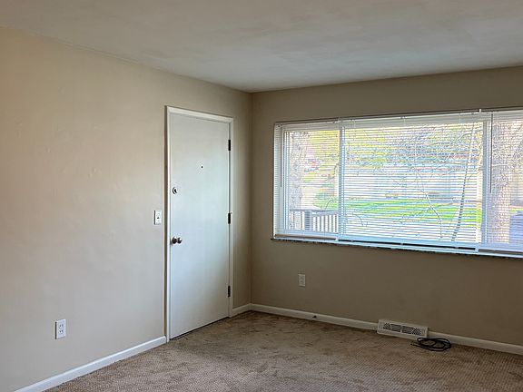 3rd image of 2941 Linwood Ave #A