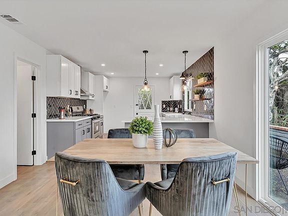 3rd image of 813 Bonita Dr