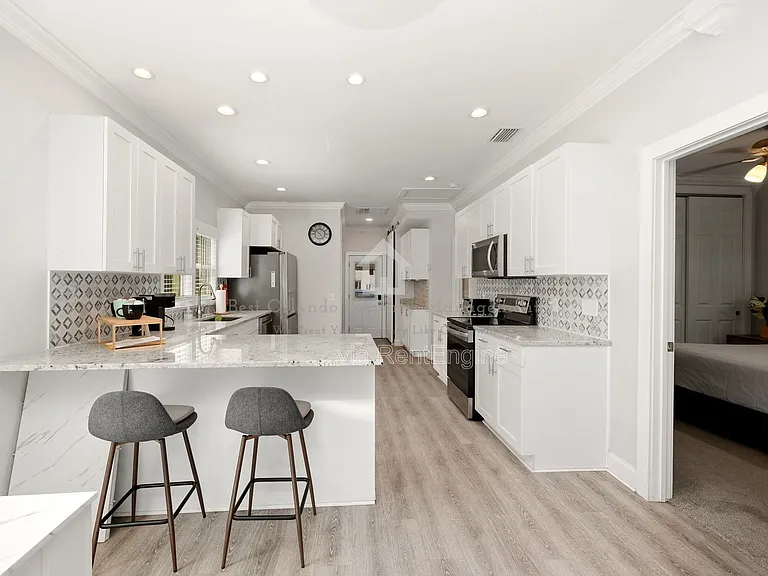 302 W Park St — Photo 12