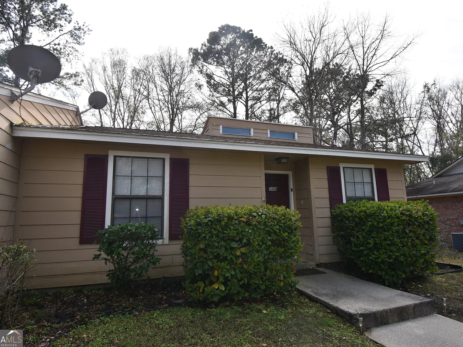 2 bed, 1.5 bath, 972 sqft, $2,300 — Photo 1