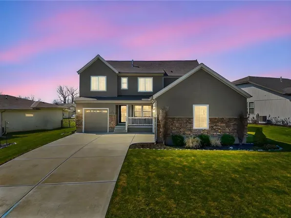 8200 N Sycamore Ave, Kansas City, MO 64158