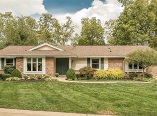 15433 Clover Ridge Dr, Chesterfield, MO 63017
