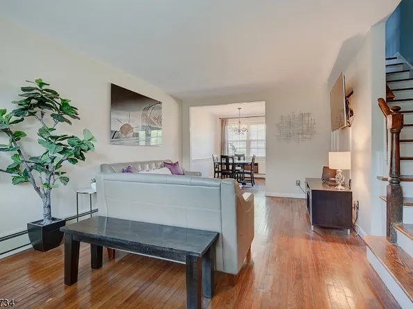 59 Meadowbrook Pl #A, Maplewood, NJ 07040