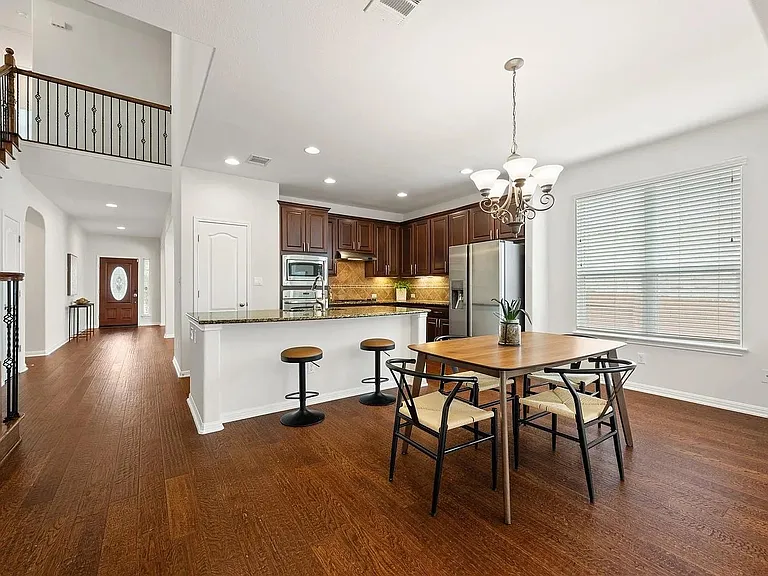 703 S Frontier Ln — Photo 15