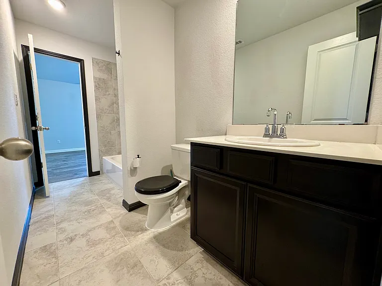 160 Sun Ray Dr — Photo 12