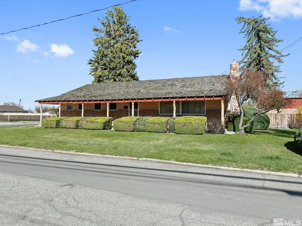 504 S Center St, Yerington, NV 89447