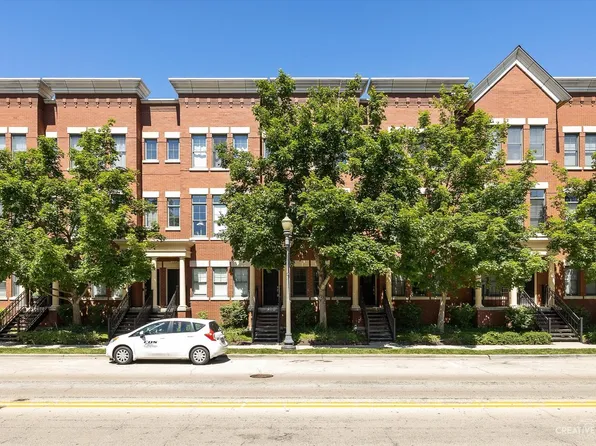 151 S Grove Ave, Elgin, IL 60120