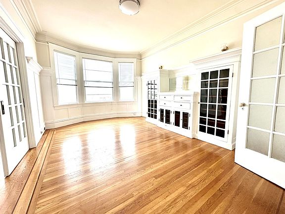 2nd image of 912 Union St #916